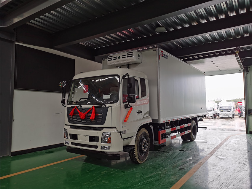東風天錦6.5米冷藏車 額載9.9噸
